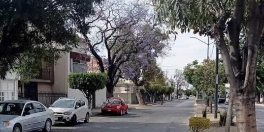 Vivienda 2 Niveles,  (Av. Venustiano Carranza)