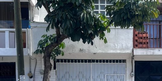 VIVIENDA EN VENTA EN COLONIA LAS TROJES. LEÓN, GUANAJUATO.